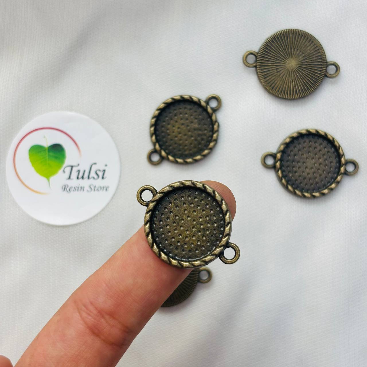 Antique Bazel With 2 Hook (E)