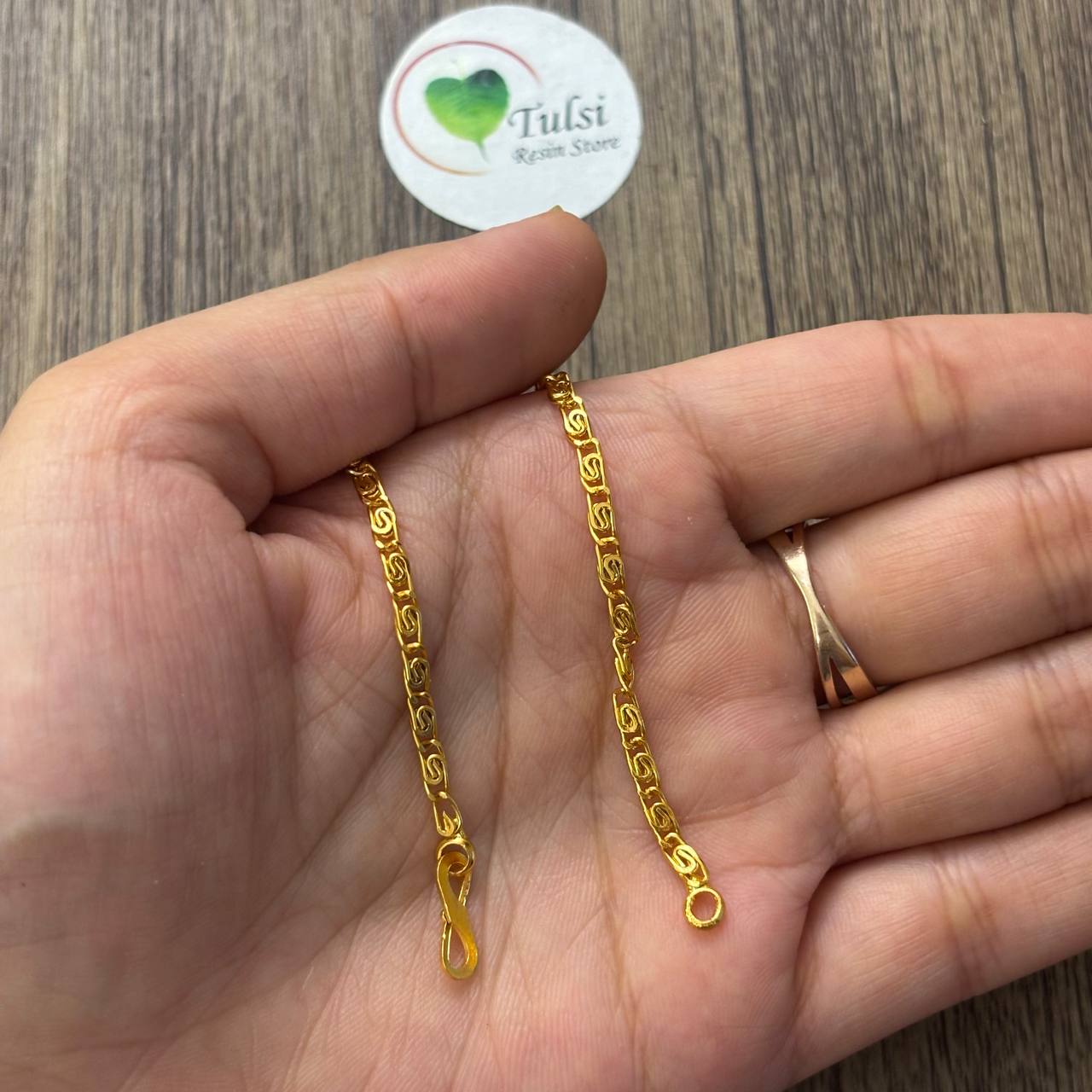 Hook Pendant Chain - Design C