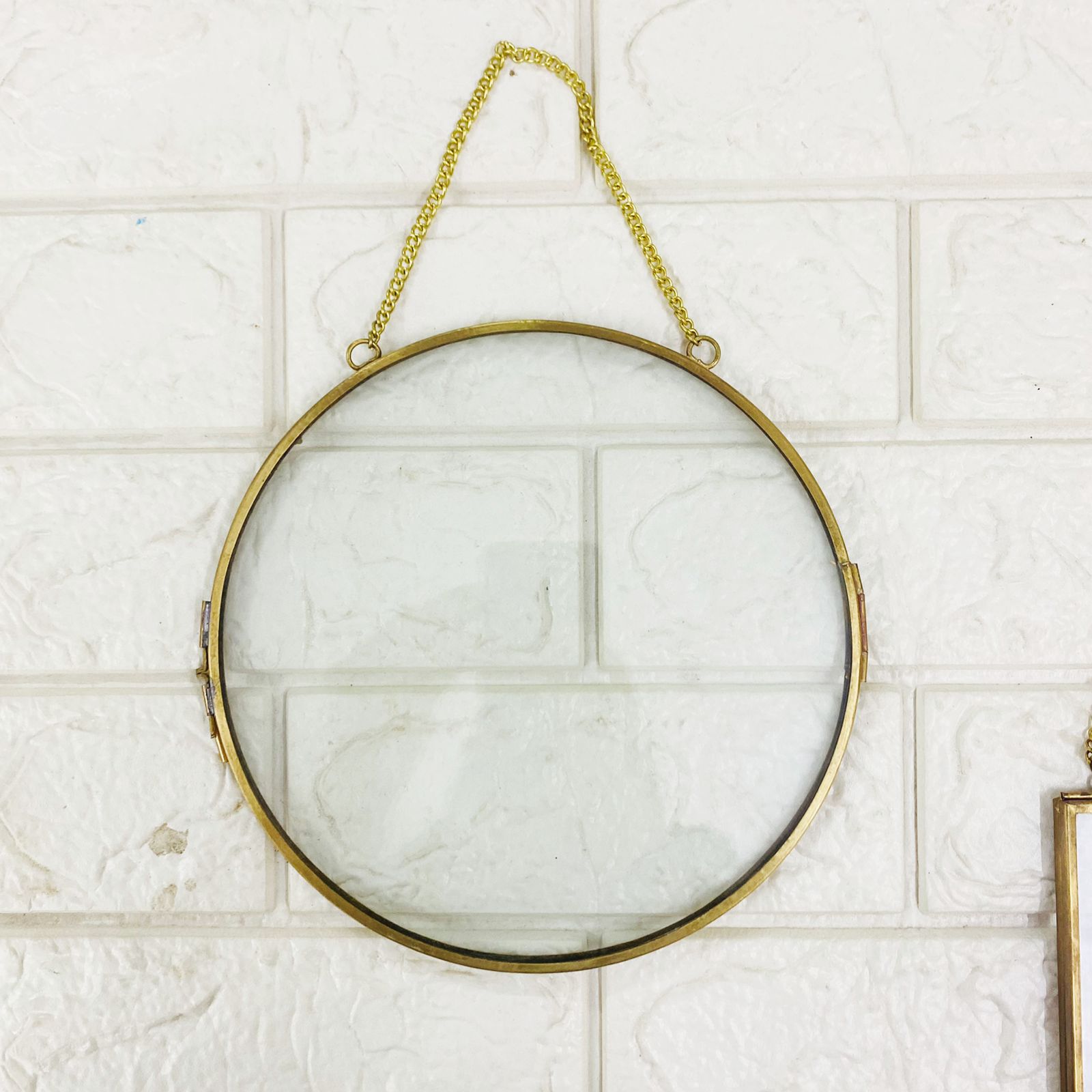 6" Round Vintage Metal Frame