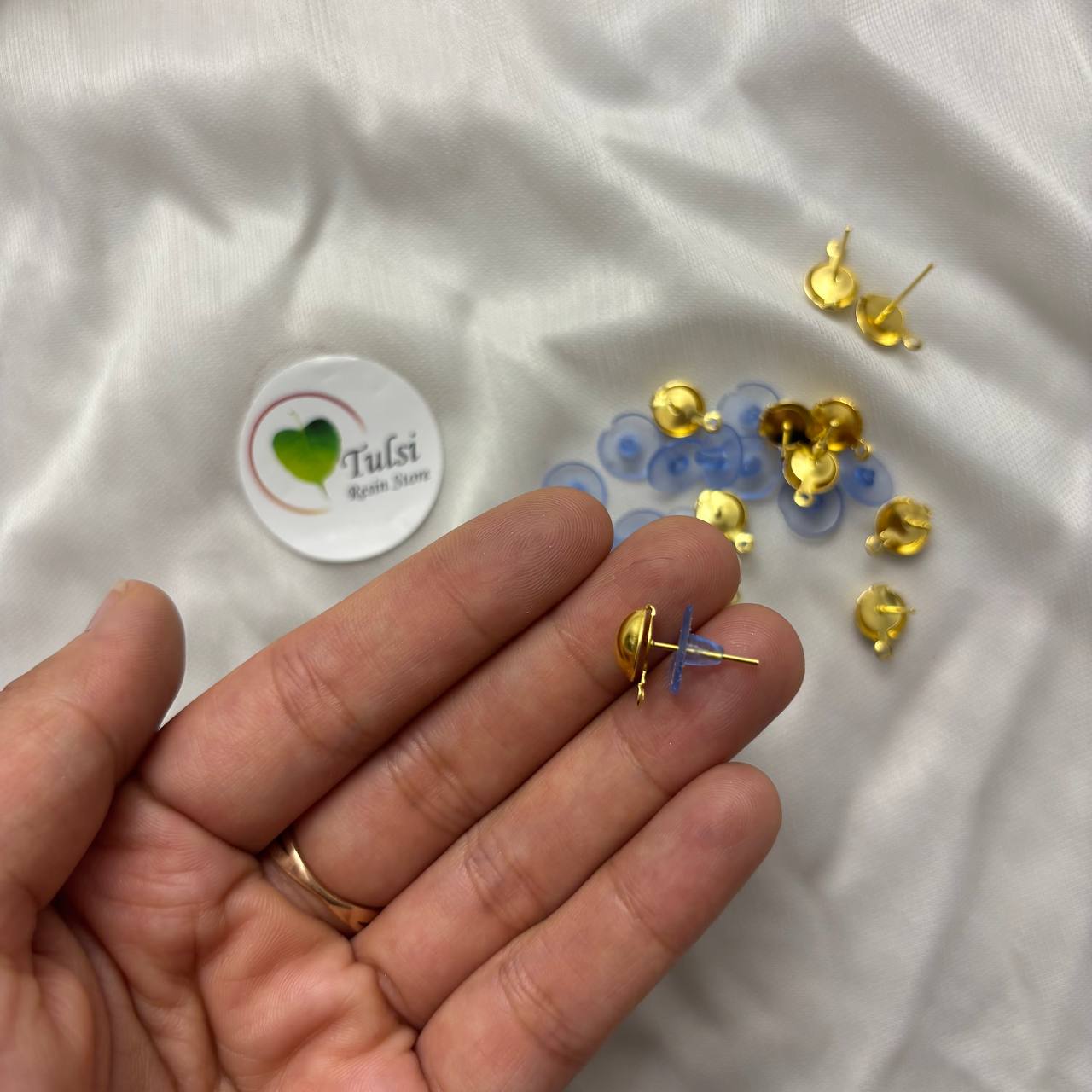 Push back hook with loop (A)