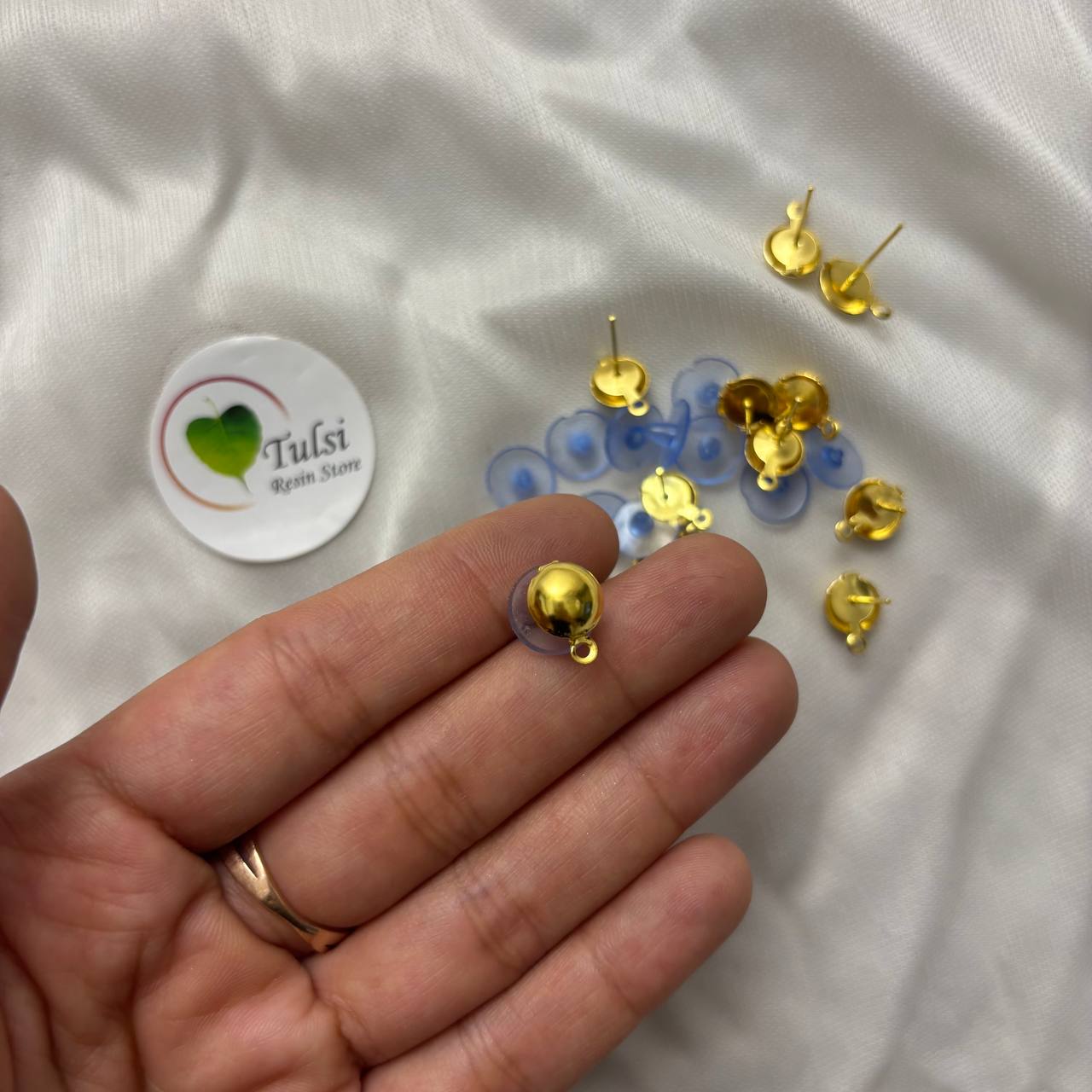 Push back hook with loop (A)